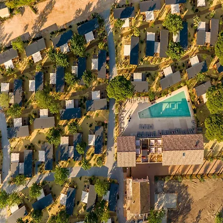 Modern With Air Conditioning, In A Park, The At 1 5 Km From * Le Grau-d'Agde